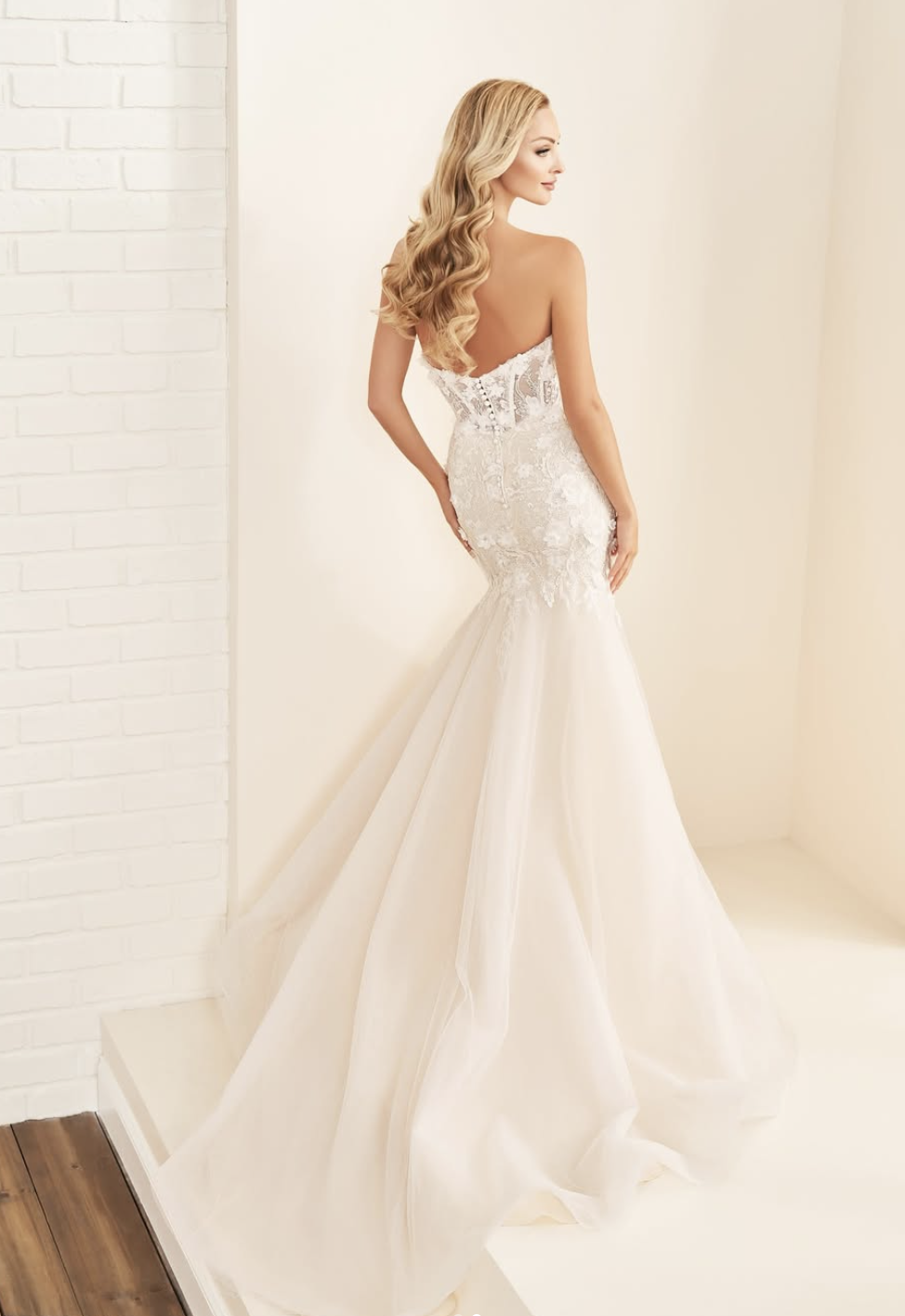 Vestido Elegance - Crepe de seda e aplicações de cristal